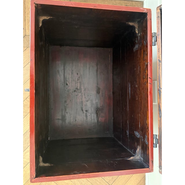 Red 1960s Asian-Inspired Vintage Red Lacquered Storage Chest For Sale - Image 8 of 8