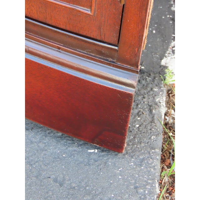 Bassett Mahogany Inlay Corner China Display Cabinet Cupboard 6913 For Sale - Image 16 of 18