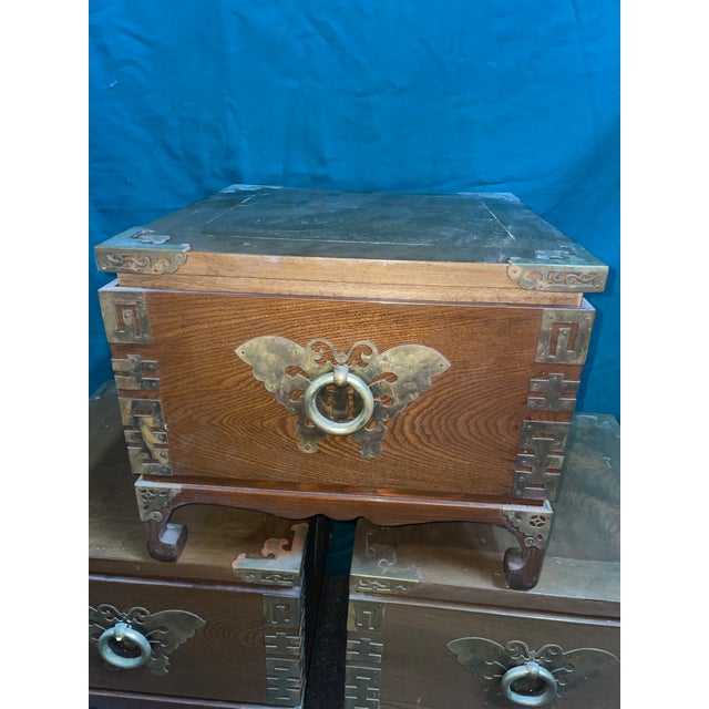 Brown 1970s Set of Three Matching Wood and Brass Blanket Storage Boxes With Butterfly Motif For Sale - Image 8 of 13