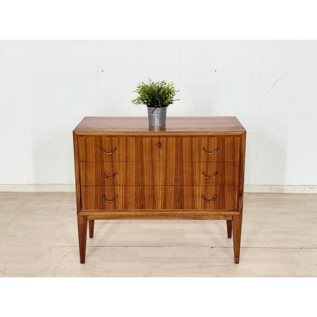 Mid-Century Chest of Drawers in Walnut with Brass Handles, 1960s For Sale - Image 12 of 12
