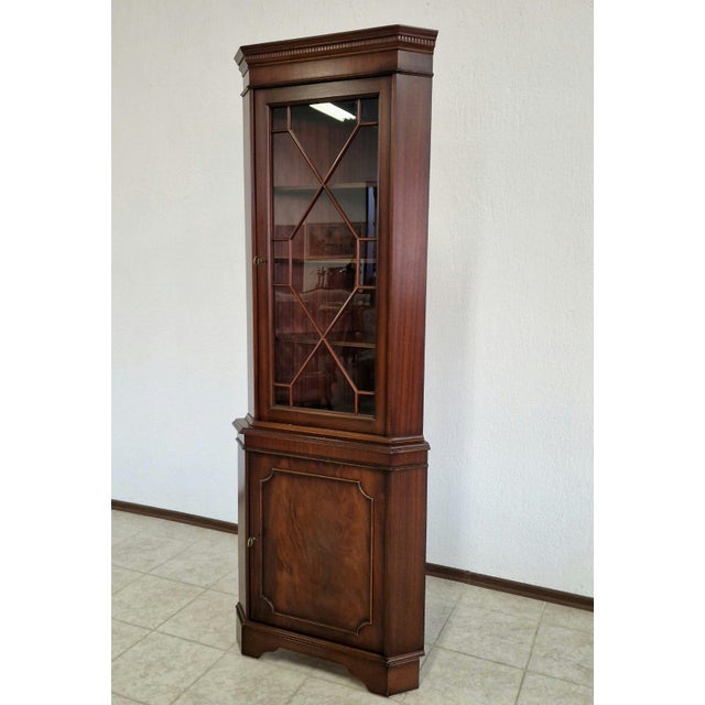 2000 - 2009 Chesterfield Corner Display Cabinet in Mahogany and Glass, 2000s For Sale - Image 5 of 8