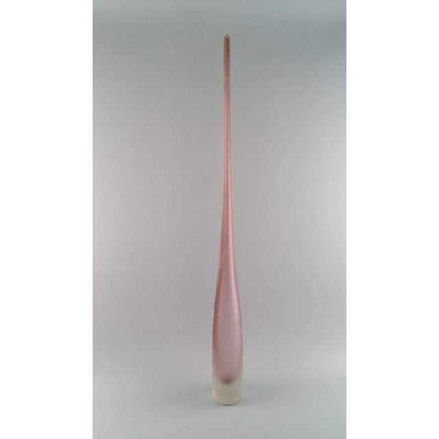 Colossal Murano vase in pink and frosted mouth-blown art glass. Limited edition 1/400. Italian design, late 20th century....