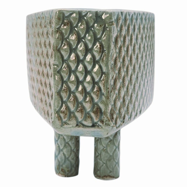 California Studio Pottery Ikebana Vessel by Irene Jenkins – Footed Rectangular Form For Sale In San Francisco - Image 6 of 10