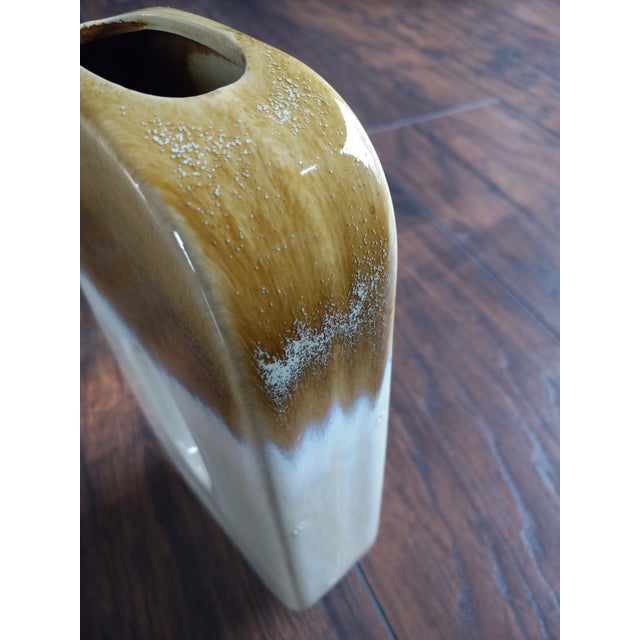 Vintage Vase This Vase will add accent to any room! Very Stylish and Unique Shape In excellent used condition