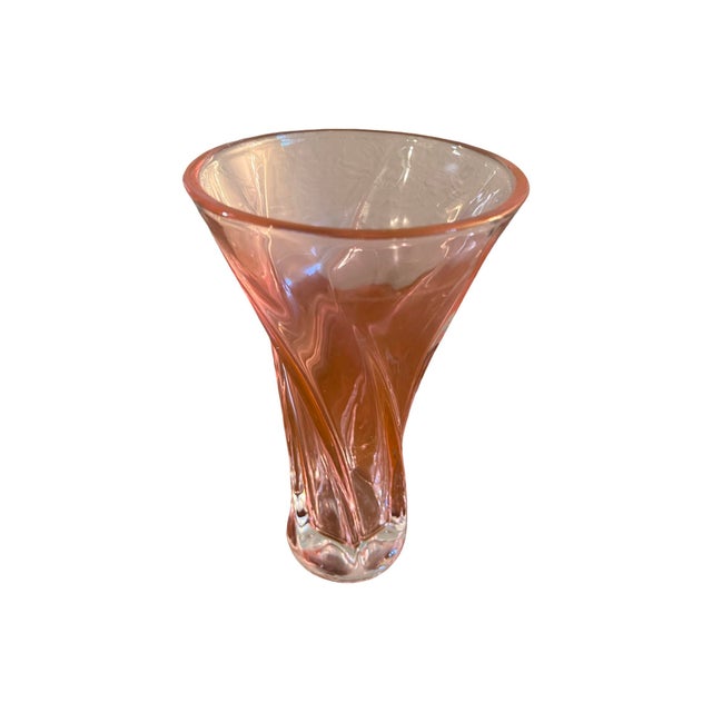 Postmodern Vintage Postmodern Blown Twisted Pink Glass Vase 1980s Art Deco For Sale - Image 3 of 6