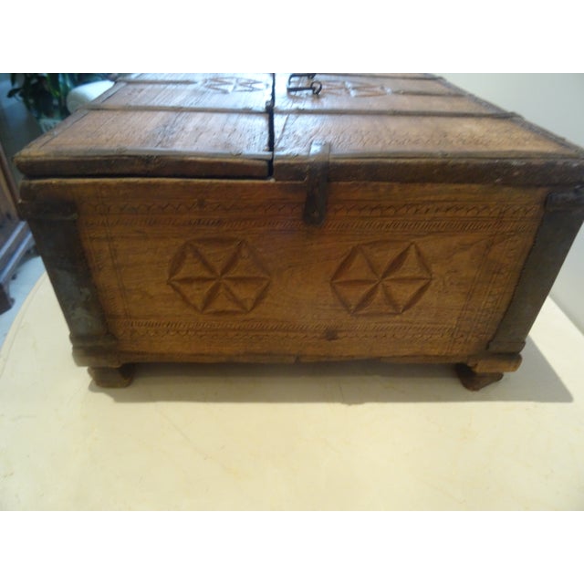 19th Century Extra Large 19th Century Anglo Indian Cash or Jewelry Box For Sale - Image 5 of 8