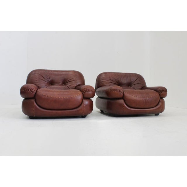 Wood Set Vintage Italian Burgundy Lounge Chairs by Sapporo for Mobil Girgi, 1970s, Set of 2 For Sale - Image 7 of 11