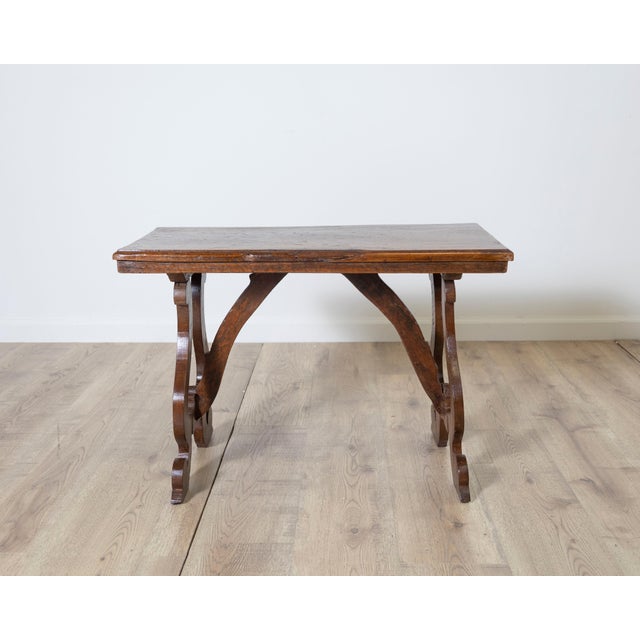 Brown Early 18th Century Petite Tuscan Fratino Table in Solid Walnut For Sale - Image 8 of 9