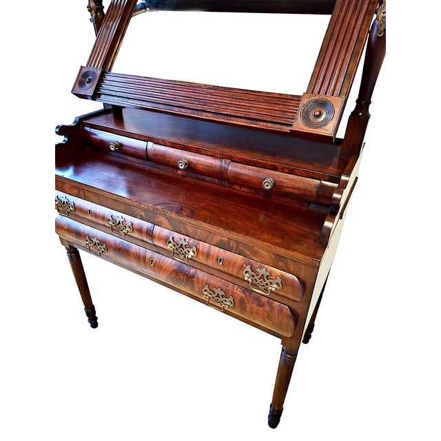 Early 19th-Century American Empire Dressing Table With Flame Mahogany Veneer For Sale - Image 4 of 14