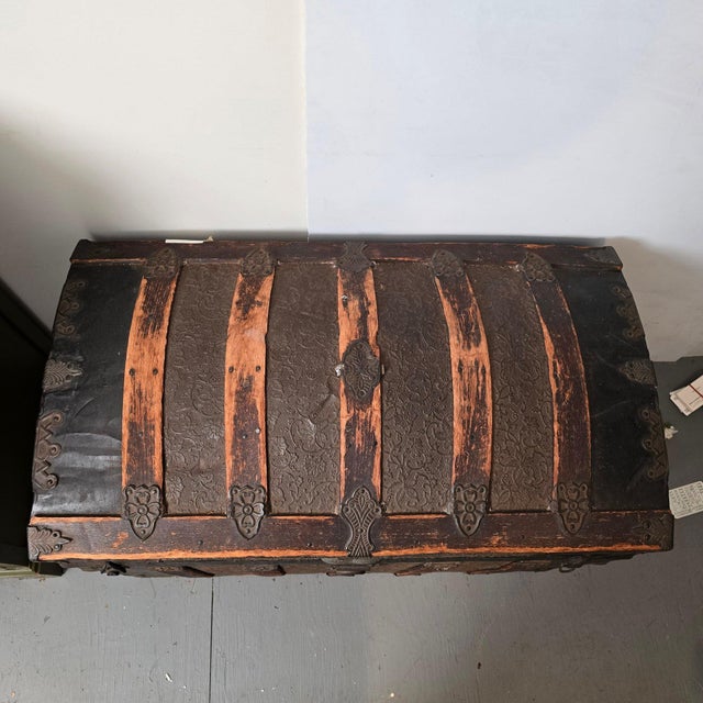 Monumental 32” Victorian Dome-Top Trunk - Rare Floral Tin & "Pony Express" Label A grand and highly decorative Victorian...