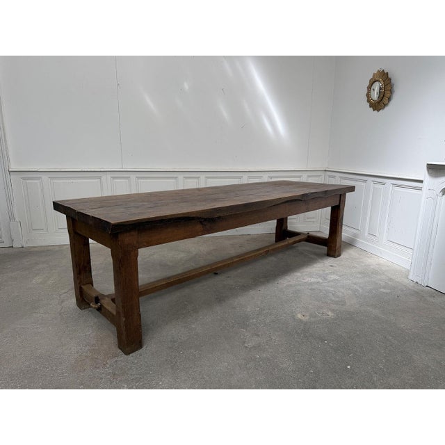 Large and beautiful solid oak table with a stunning 7 cm thick top! The "St Léger" table, with its stretcher frame, has...