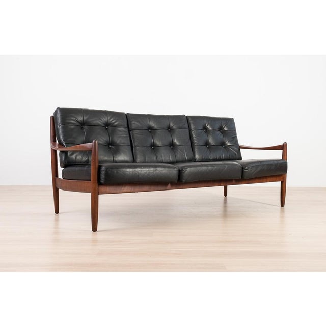 Mid-Century Modern Scandinavian 3-Seater Sofa in Wood and Black Leather, 1960s For Sale - Image 3 of 12