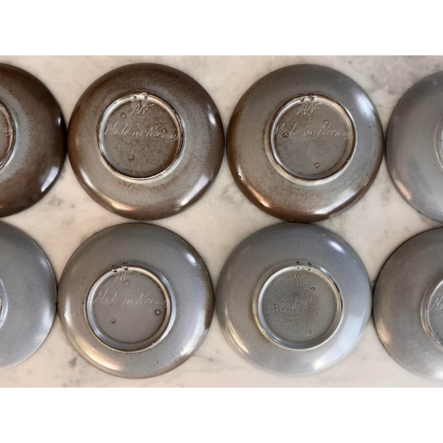 Set of 8 Mid Century Norwegian Pottery Plates by Arnold Wiigs Fabrikker For Sale - Image 11 of 12
