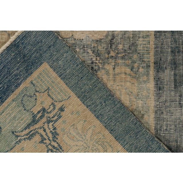 1960s Hand-Knotted Vintage Distressed Deco Rug in Beige, Blue Floral Pattern For Sale In New York - Image 6 of 7