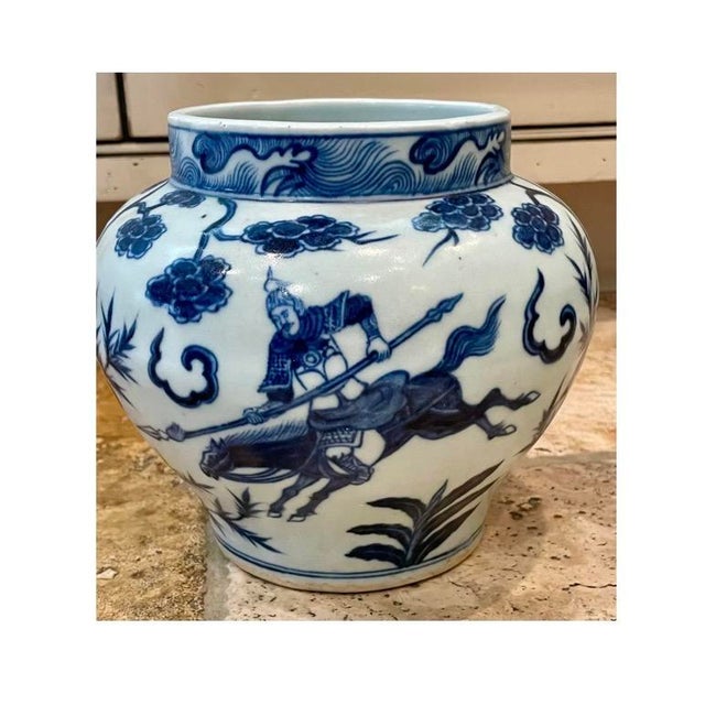 Late 19th Century Antique Chinese Blue & White Porcelain Warrior Scene Jar – Late Qing / Republic Period For Sale - Image 5 of 6