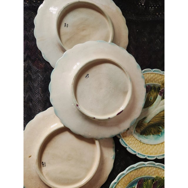 Ceramic Antique French Asparagus Barbotine Plate from Salins, 1900s, Set of 4 For Sale - Image 7 of 8