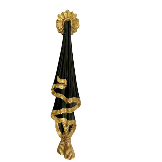 Dorothy Draper Pair Vintage Resin Dorothy Draper Style Trompe L’oeil Tassel and Drapery Wall Brackets For Sale - Image 4 of 12
