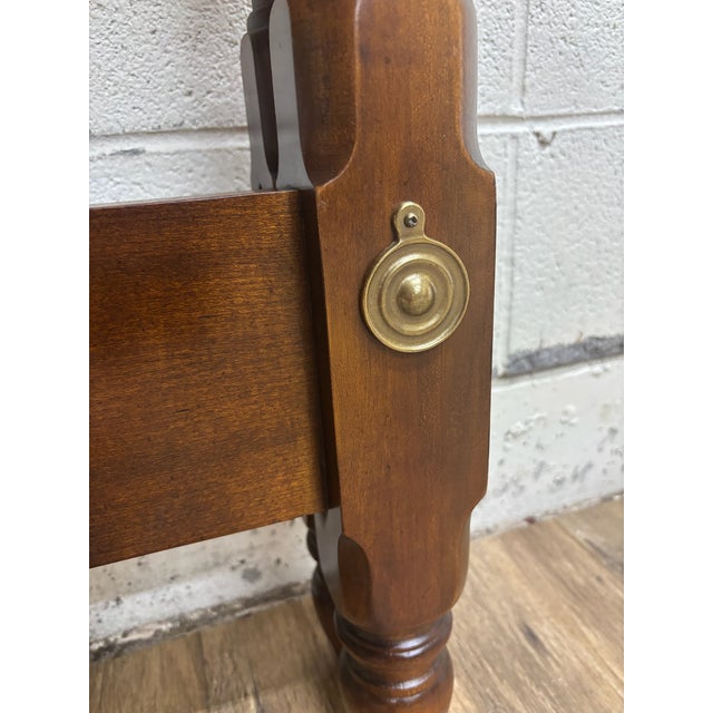 Wood Vintage Drexel Heritage Queen Size Traditional Style Low Poster Pediment Bed For Sale - Image 7 of 10