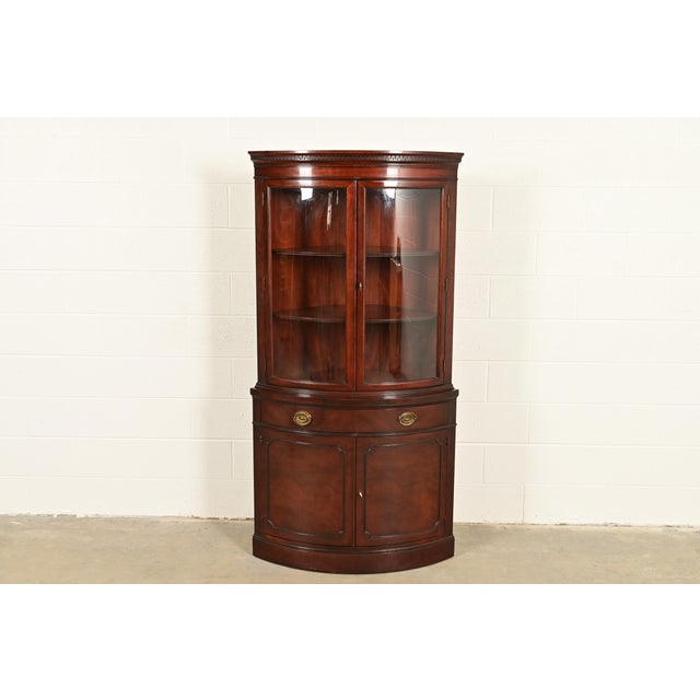 English Drexel Georgian Mahogany Bow Front Corner Cabinet, 1950s For Sale - Image 3 of 18