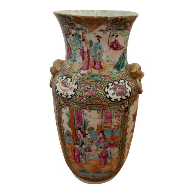 19th Century Chinese Export Rose Medallion Porcelain Vase For Sale