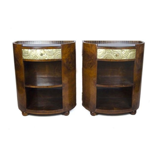 Early 20th Century Set of Art Déco Veneered Wood Commode and Pair of Side Nightstands Attributed to Mercier Frères, France For Sale - Image 10 of 11