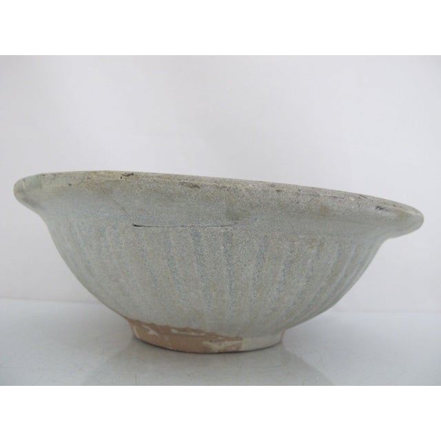 Asian Southeast Asian Thai Sawankhalok Sukhothai Style Celadon Stoneware Pottery Bowl For Sale - Image 3 of 11