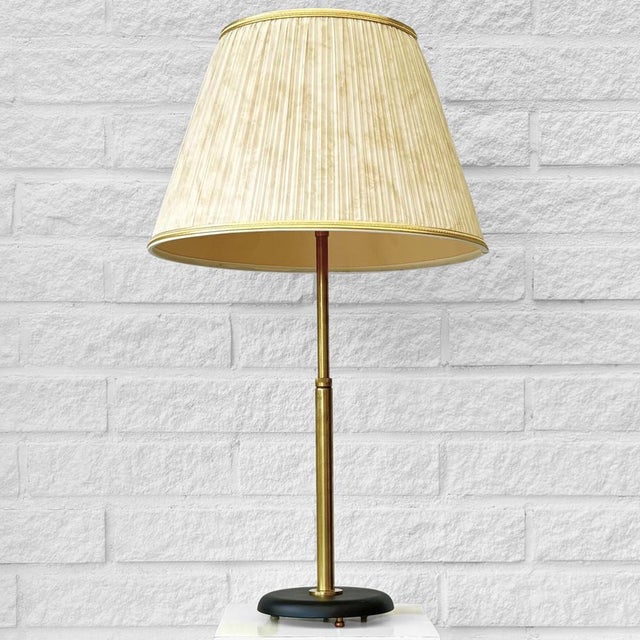 Mid-Century Modern Model 15505 Table Lamp in Brass and Veluria Glass by Harald Notini for Böhlmarks, Sweden, 1940s For Sale - Image 3 of 14