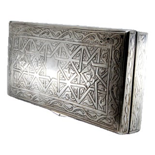 Smooth Silver Snuffbox with Wood-Lined Interior For Sale
