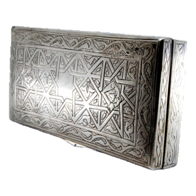 Smooth Silver Snuffbox with Wood-Lined Interior For Sale