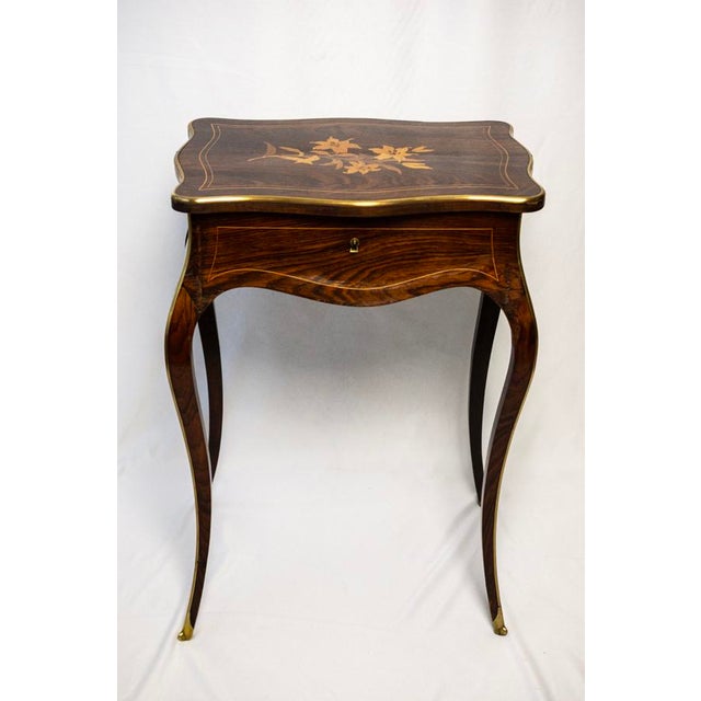 Dressing Table in Fruitwood and Wood Marquetry, 1890s, in Restored conditions. Designed 1890 to 1919