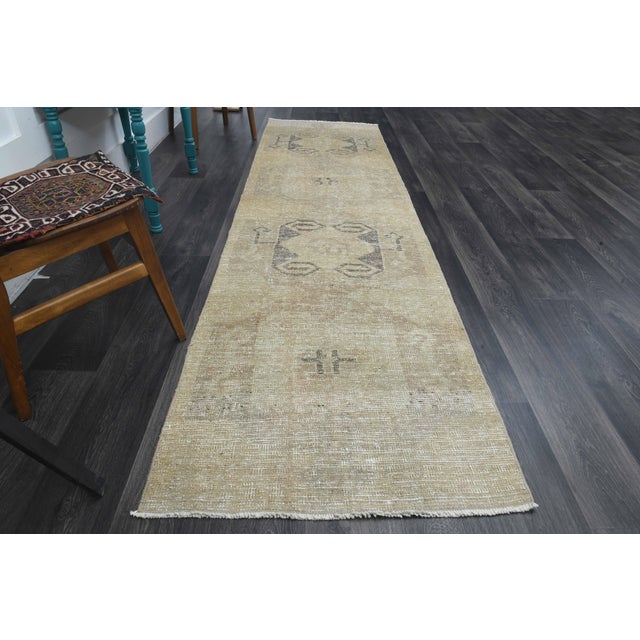 1970s Vintage Handmade Wool Cotton Turkish Beige Area Rug For Sale - Image 10 of 11