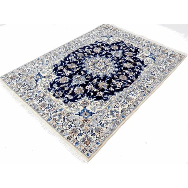 Middle Eastern Rug in Virgin Wool and Silk For Sale - Image 11 of 11