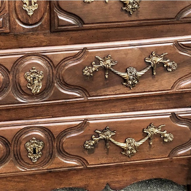 Burnt Umber Early 19th Century French Louis XIV Walnut Commode For Sale - Image 8 of 15
