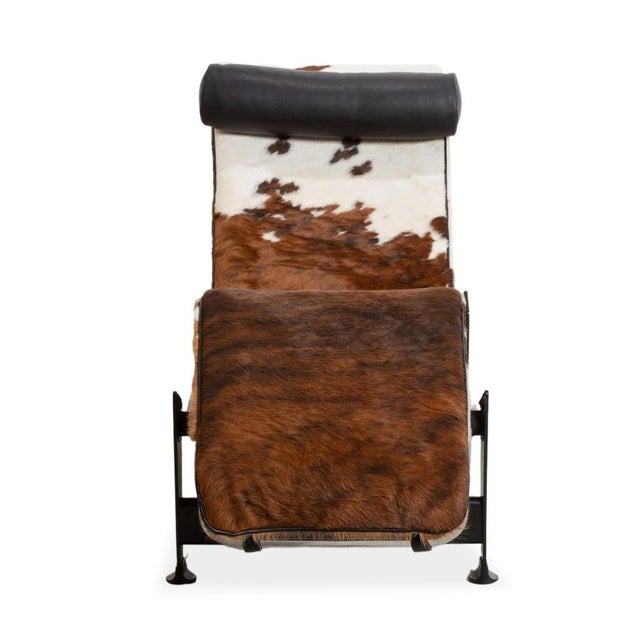 LC 4 Lounger in Brown Cowhide Fur by Le Corbusier for Cassina For Sale - Image 15 of 16