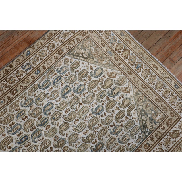 Late 20th Century Paisley Malayer Rug in Clear White Blue Brown Hues For Sale - Image 4 of 6