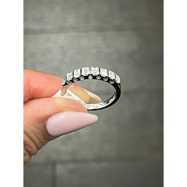 Modern 1.08 Ct Baguette Diamond Ring Size 6.5 For Sale - Image 3 of 5