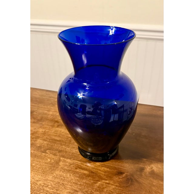 Mid-Century Modern Cobalt Blue Glass Vase For Sale - Image 3 of 9