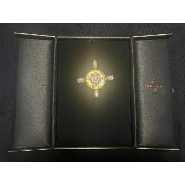 Gold Elizabeth Locke Silver Sasanian Roman Coin Sea Pearl 18k Gold Frame Pin or Brooch For Sale - Image 8 of 9