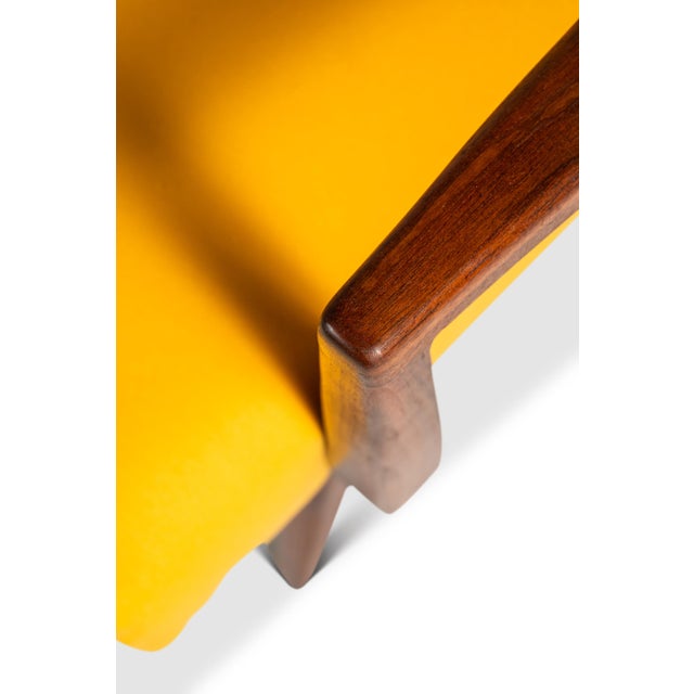Rare Restored Mid-Century Modern Model C-108 Armchair in Walnut & Canary Yellow Fabric Attributed to Jens Risom for Jens Risom Design, Usa, C. 1950s For Sale - Image 17 of 18