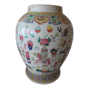 Antique Chinese Famille Rose "Hundred Antiques" Porcelain Vase