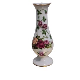 Example of Royal Albert Vessels and Vases
