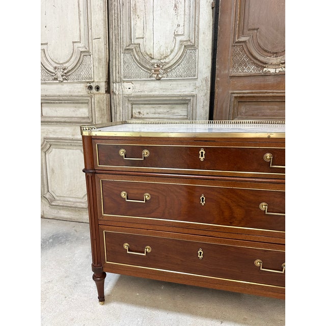 Antique Louis XVI Style Mahogany Commode, 1800 For Sale - Image 12 of 16