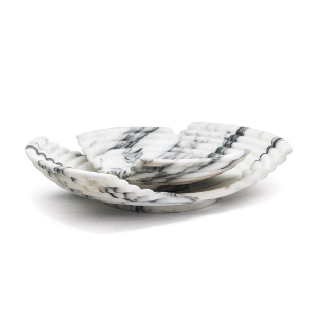 Large Wave Tray in Arabescato Marble For Sale - Image 4 of 5