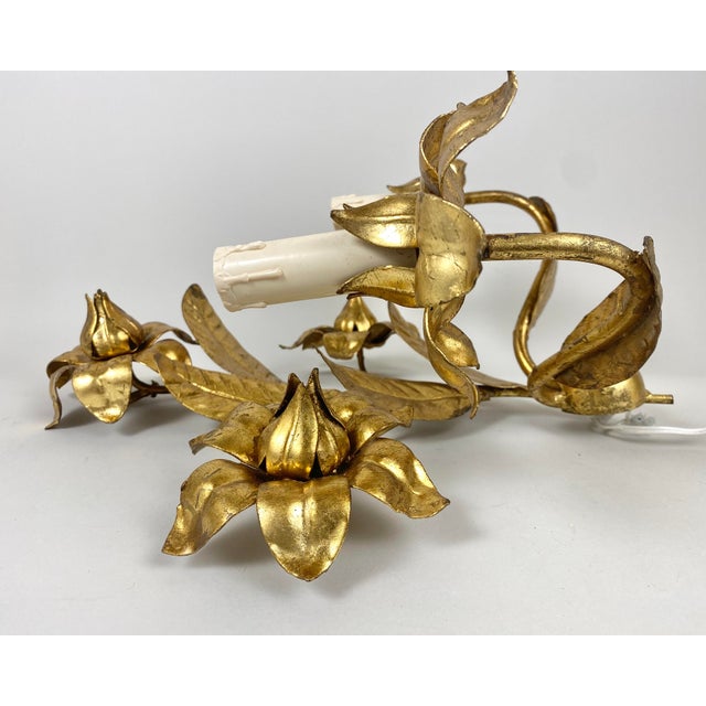 Metal Italian Florentine Wall Sconce in Gilt Metal with Curved Iron Leaves, 1960s For Sale - Image 7 of 9