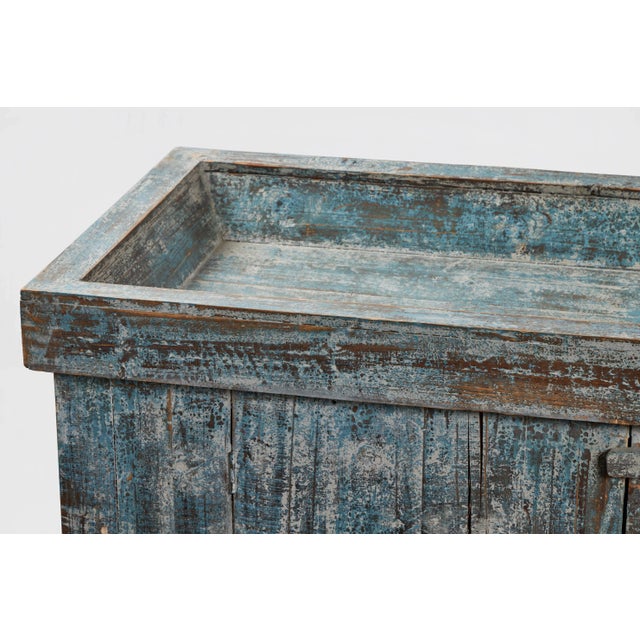 1990s Distressed Painted Oak Plank-Front Sideboard, 20th Century For Sale - Image 5 of 7