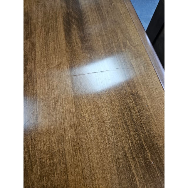 American Vintage Sterlingworth Colonial Revival End Tables (Pair) For Sale - Image 3 of 10