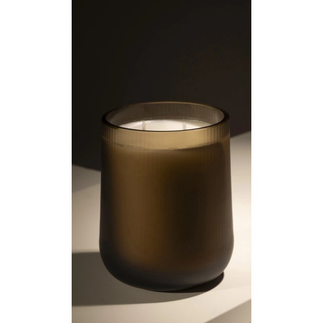 Stilla, like a drop of wax. Dense, silky, fragrant. with a word borrowed from the Latin dictionary, meaning ‘drop’,...