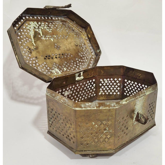 Large Antique Reticulated Bronze Cricket Mughal Jali Jewelry Box For Sale - Image 9 of 10