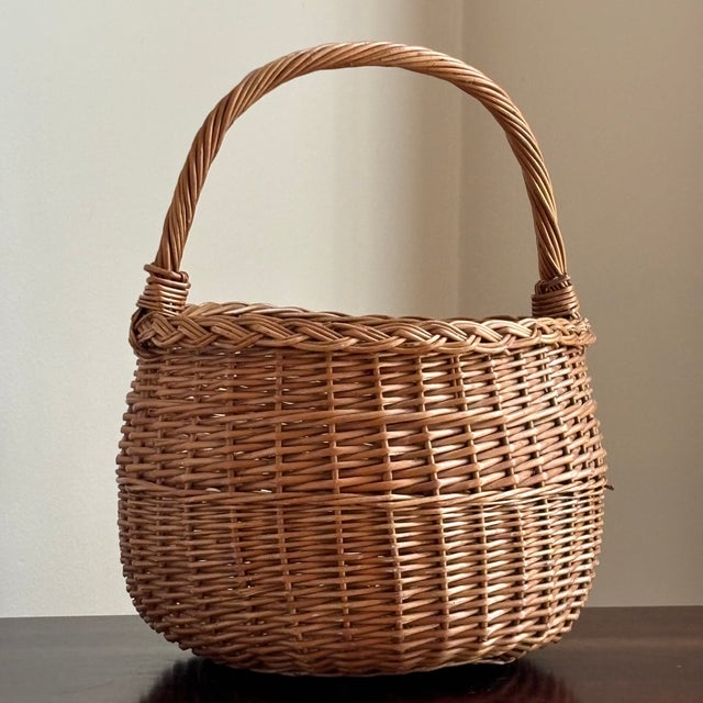 Mid-20th Century Round French-Style Gathering / Market Basket For Sale - Image 4 of 18