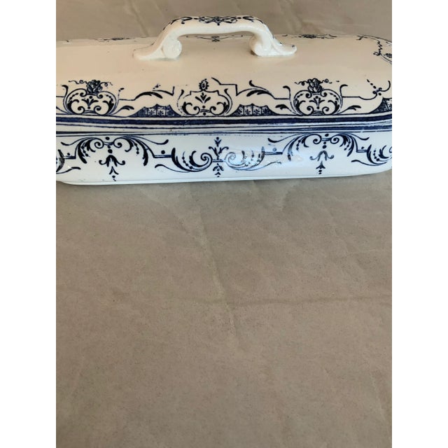 White Antique Moustiers Porte Savonettes (Covered Soap Holder) in French Blue and White, Two Pieces For Sale - Image 8 of 12